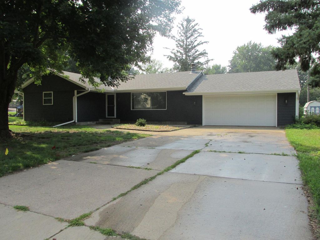 5908 Shepard Lane, Champlin, MN 55316