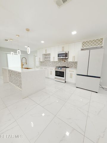 3112 EADS Place, El Paso, TX 79935