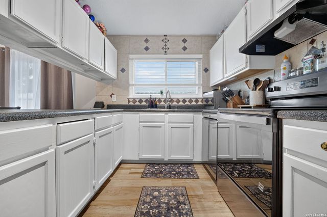 9702 HIDDEN FLS, San Antonio, TX 78250