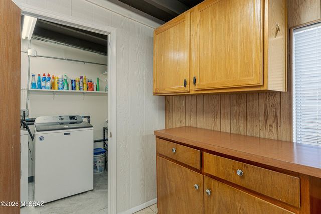 2861 N Swan Road, Tucson, AZ 85712