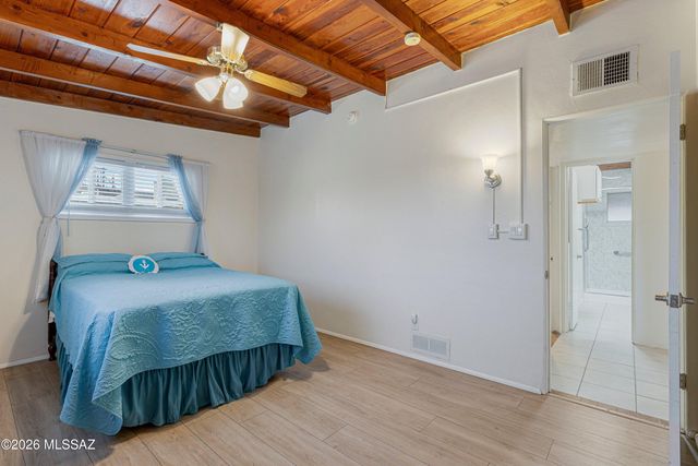 2861 N Swan Road, Tucson, AZ 85712