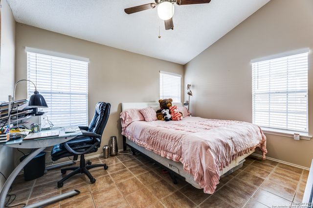 12 CROSS CANYON, San Antonio, TX 78247