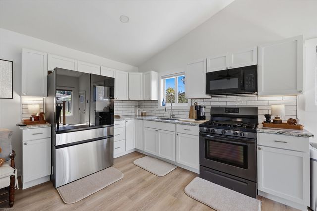 22520 Raymond Street, St Clair Shores, MI 48082