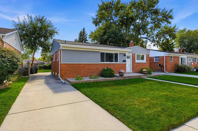 22520 Raymond Street, St Clair Shores, MI 48082