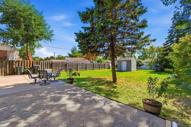 22520 Raymond Street, St Clair Shores, MI 48082