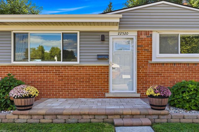 22520 Raymond Street, St Clair Shores, MI 48082