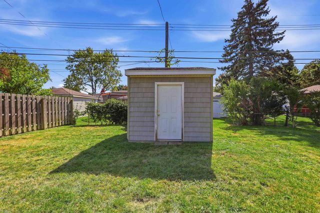 22520 Raymond Street, St Clair Shores, MI 48082