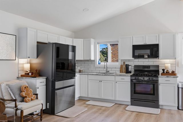 22520 Raymond Street, St Clair Shores, MI 48082