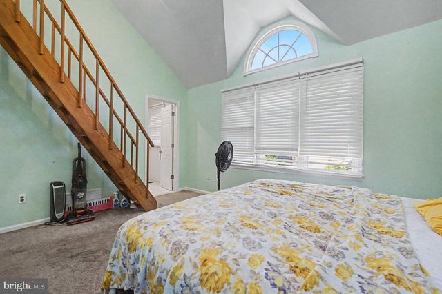 15 WINFIELD RD, Sicklerville, NJ 08081