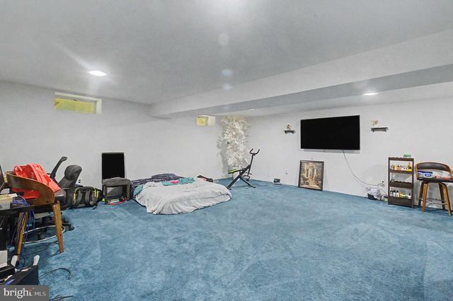 15 WINFIELD RD, Sicklerville, NJ 08081
