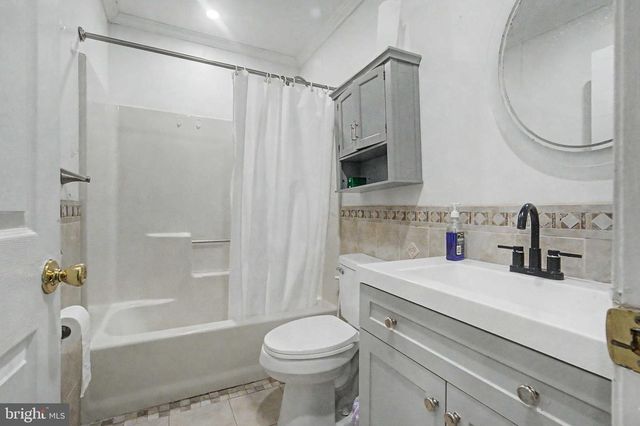 15 WINFIELD RD, Sicklerville, NJ 08081
