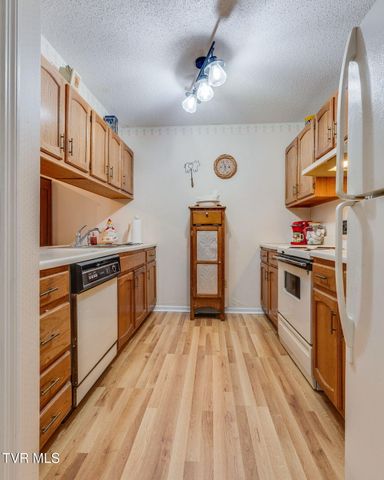 127 Timberbrook Drive -, Bristol, VA 24201
