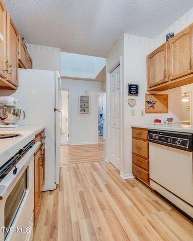 127 Timberbrook Drive -, Bristol, VA 24201