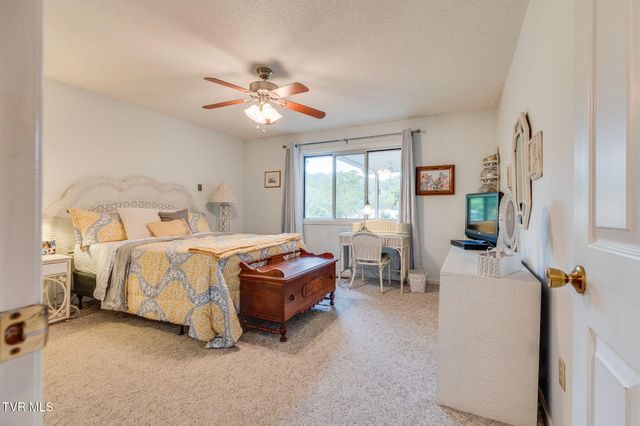 127 Timberbrook Drive -, Bristol, VA 24201