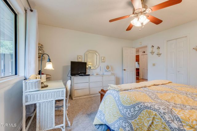 127 Timberbrook Drive -, Bristol, VA 24201
