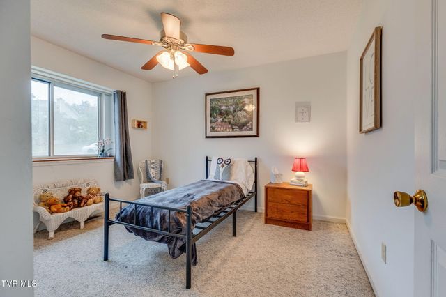 127 Timberbrook Drive -, Bristol, VA 24201