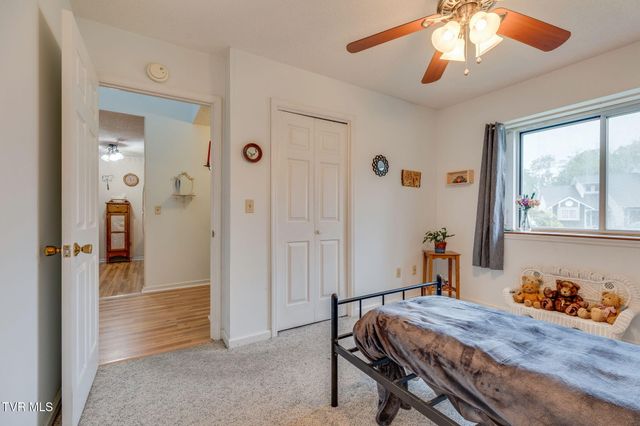 127 Timberbrook Drive -, Bristol, VA 24201