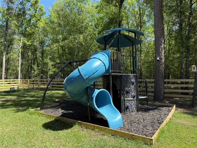 416 Windomere Drive, Livingston, TX 77351