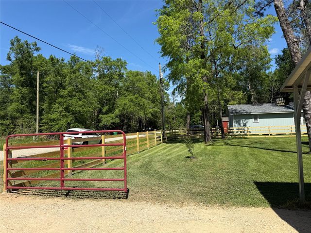 416 Windomere Drive, Livingston, TX 77351