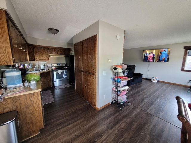3101 81st Avenue N, Brooklyn Park, MN 55443