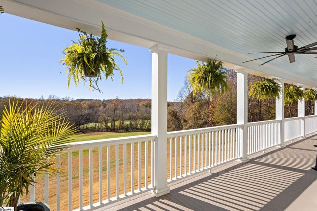 904 Laurelwood Way, Landrum, SC 29356