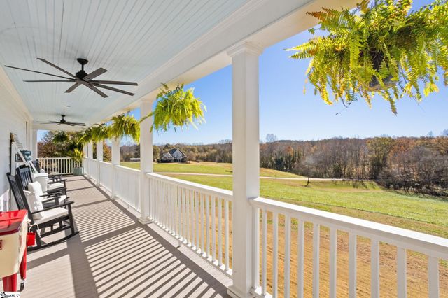 904 Laurelwood Way, Landrum, SC 29356