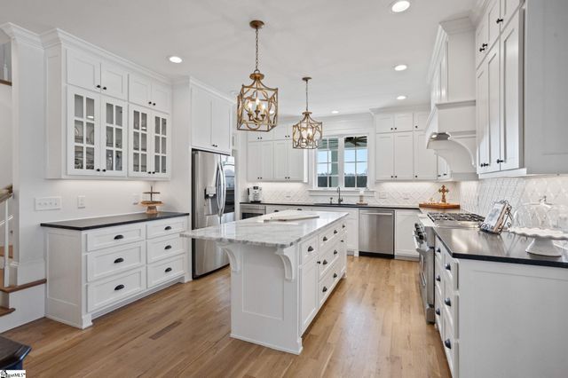 904 Laurelwood Way, Landrum, SC 29356