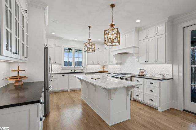 904 Laurelwood Way, Landrum, SC 29356