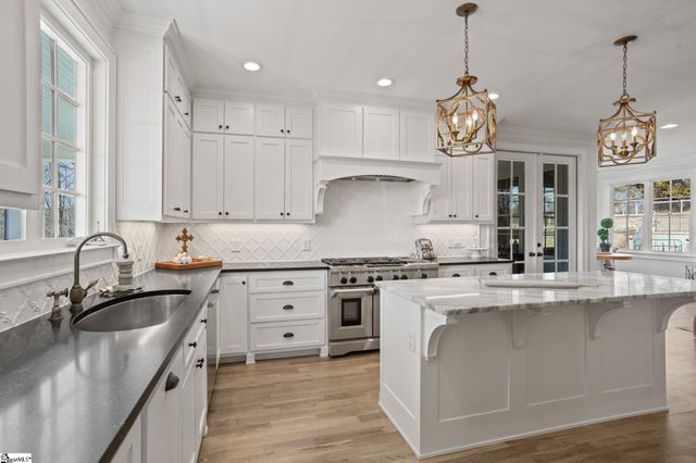 904 Laurelwood Way, Landrum, SC 29356