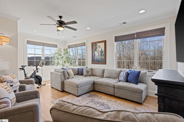 904 Laurelwood Way, Landrum, SC 29356