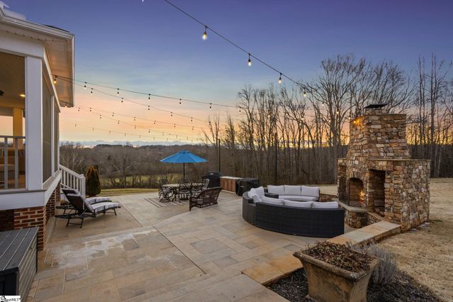 904 Laurelwood Way, Landrum, SC 29356