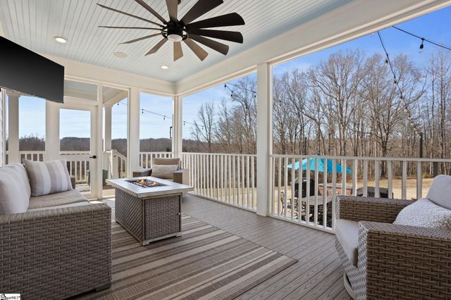 904 Laurelwood Way, Landrum, SC 29356