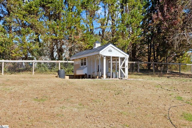 904 Laurelwood Way, Landrum, SC 29356