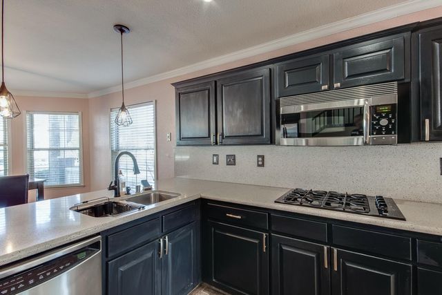 166 Bedford Avenue, Clovis, CA 93611