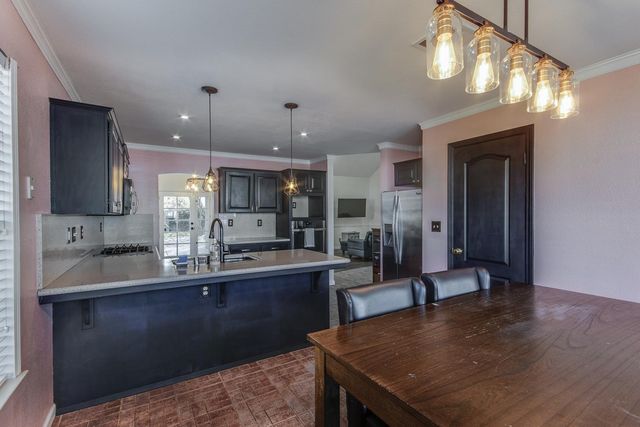 166 Bedford Avenue, Clovis, CA 93611