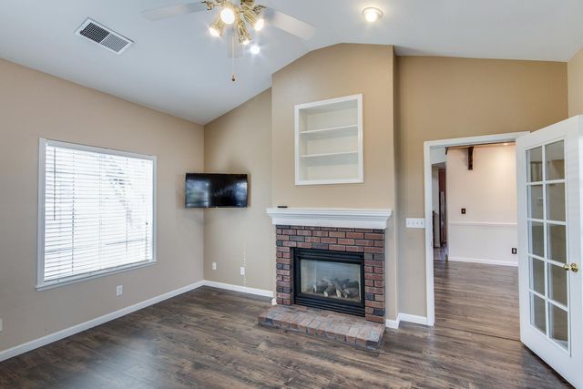 166 Bedford Avenue, Clovis, CA 93611