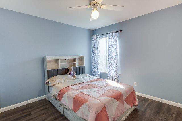 166 Bedford Avenue, Clovis, CA 93611