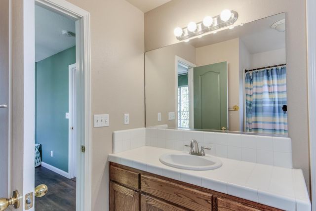 166 Bedford Avenue, Clovis, CA 93611