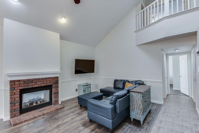 166 Bedford Avenue, Clovis, CA 93611