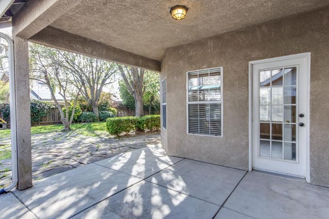 166 Bedford Avenue, Clovis, CA 93611