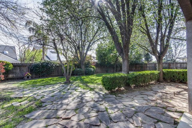 166 Bedford Avenue, Clovis, CA 93611