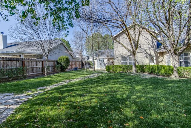 166 Bedford Avenue, Clovis, CA 93611