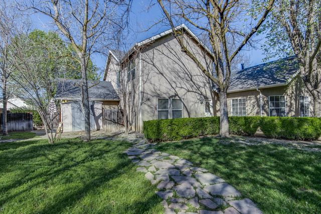 166 Bedford Avenue, Clovis, CA 93611