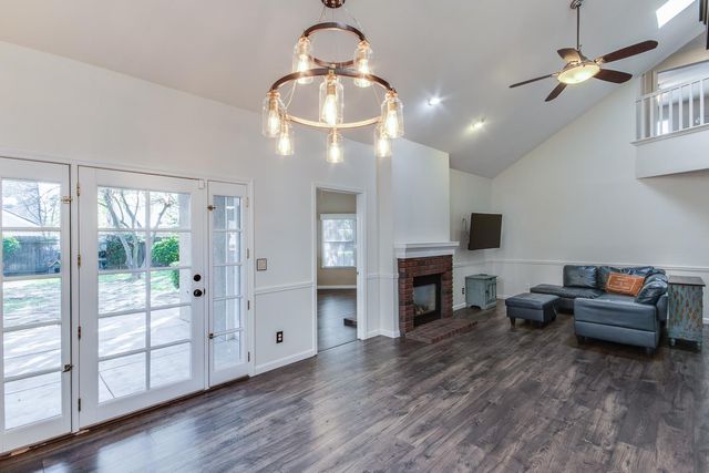 166 Bedford Avenue, Clovis, CA 93611