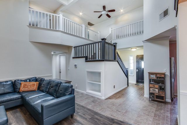 166 Bedford Avenue, Clovis, CA 93611