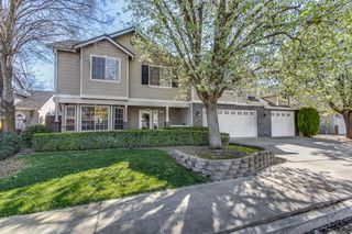 166 Bedford Avenue, Clovis, CA 93611