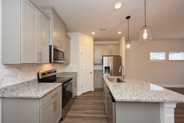 4554 Skywood Ln, Nashville, TN 37207