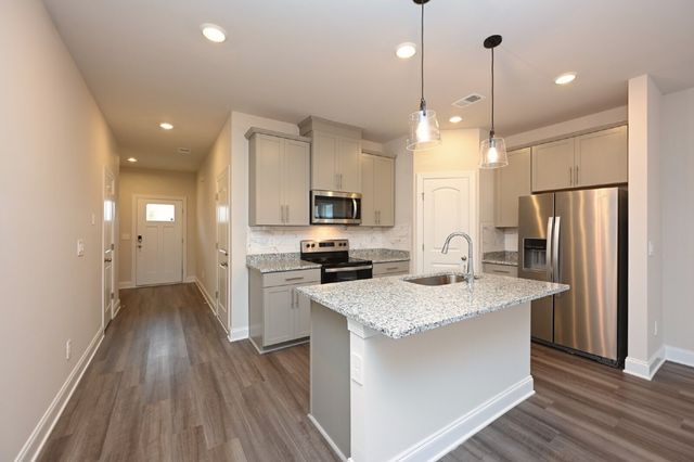 4554 Skywood Ln, Nashville, TN 37207