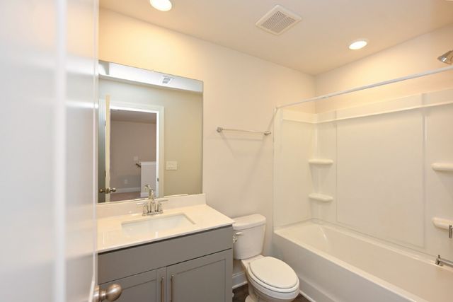 4554 Skywood Ln, Nashville, TN 37207