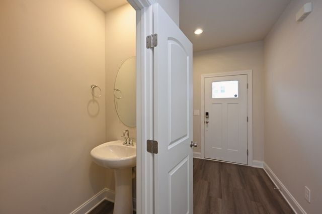 4554 Skywood Ln, Nashville, TN 37207